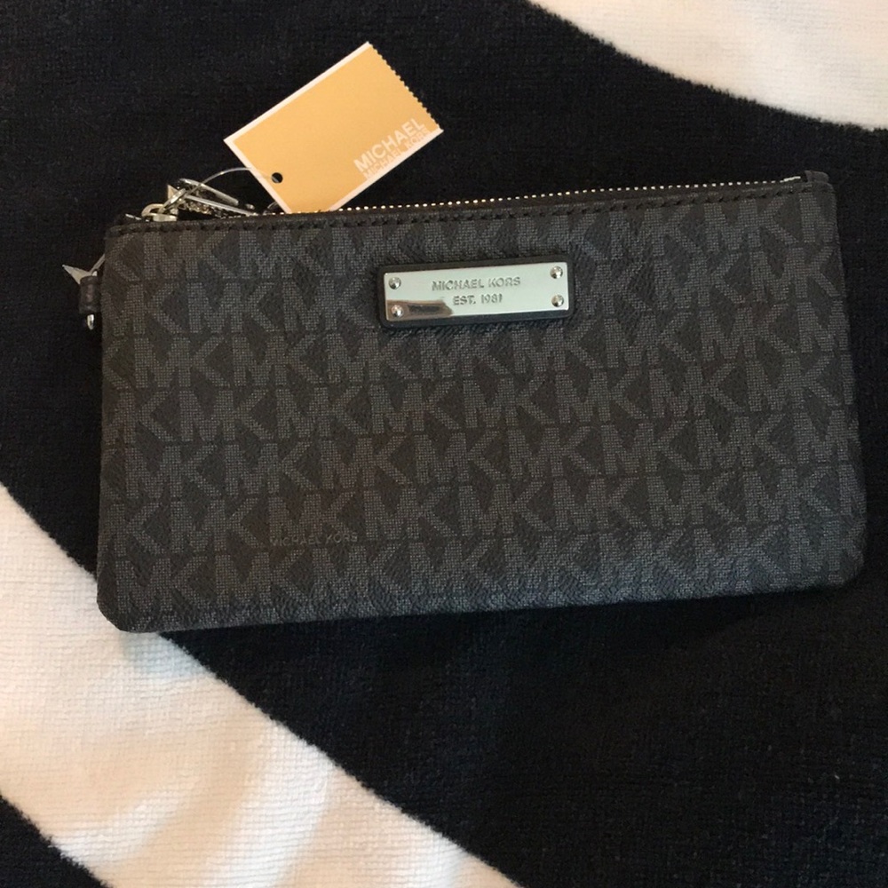 Michael Kors wristlet
